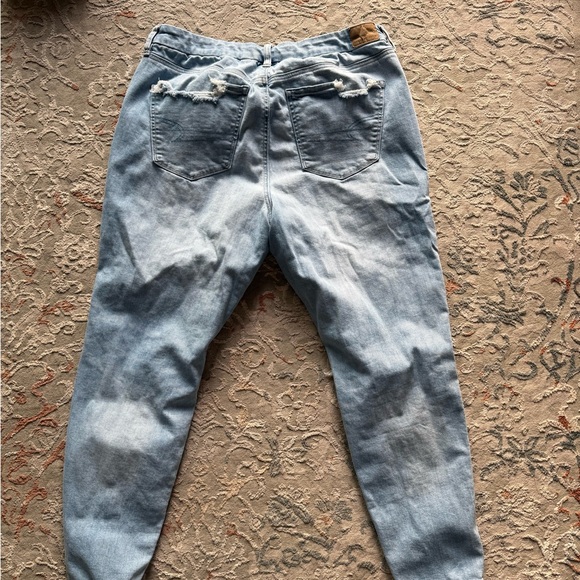 American Eagle Outfitters Light Blue Distressed Boyfriend Jeans - Picture 4 of 5